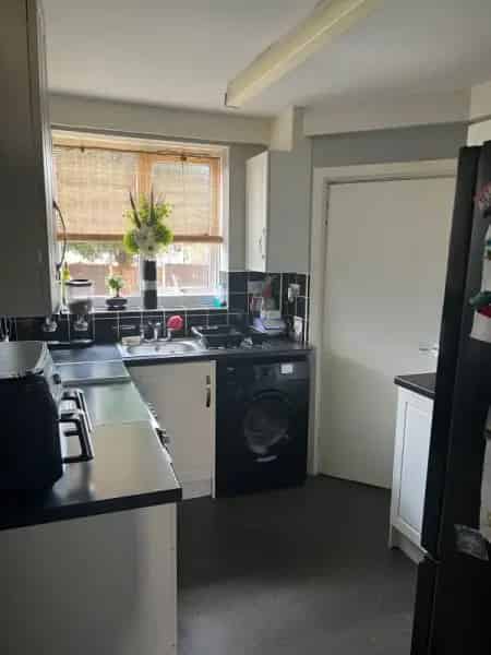 2 Bed House Near Shops and Tram Stop