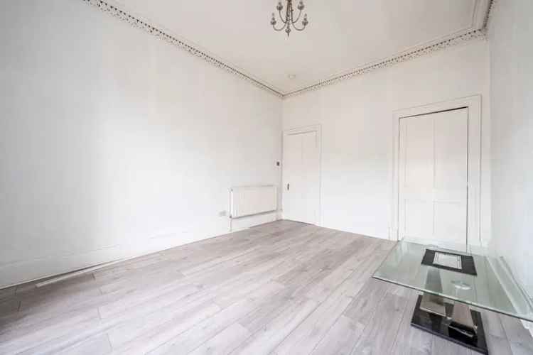 Spacious 2-Bedroom Tenement Flat in Queen's Park