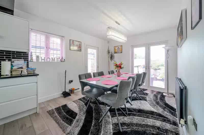 5 Bedroom Detached Chalet Bungalow Brookmans Park