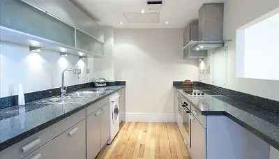 Flat to rent in Lancaster Gate, Bayswater W2