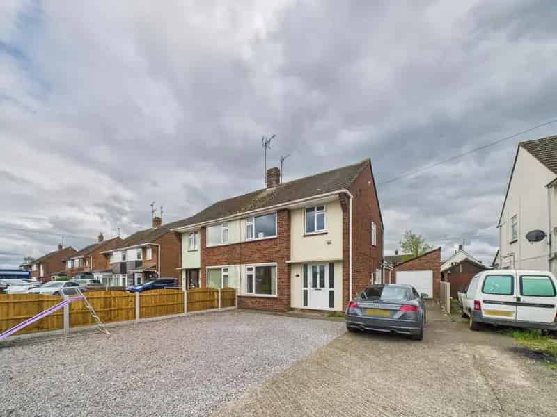 3 Bedroom Semi Detached House For Sale