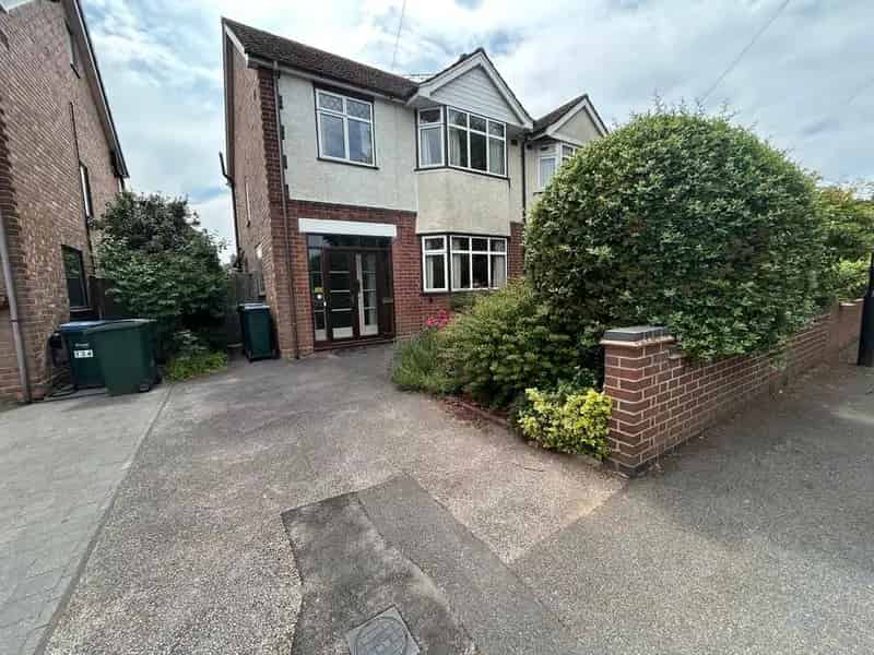 3 Bedroom Semi Detached House Finham Park Catchment