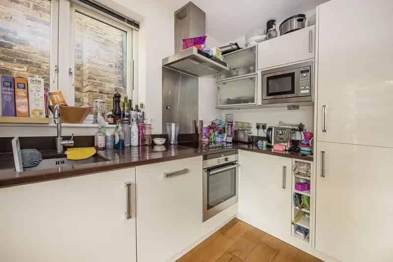 2 Bedroom Flat for Sale Barnes London