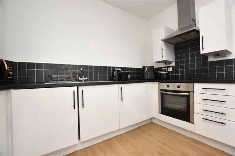 Two-Bedroom Apartment in Gated Development Near Morley Town Centre