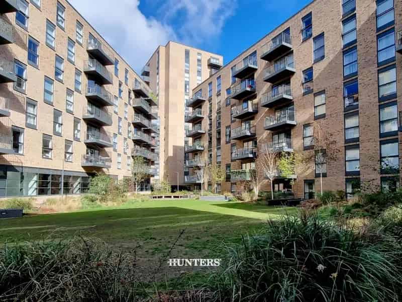 3 bedroom Flat
 To Let
