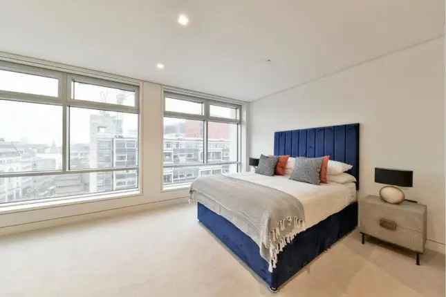 Flat to rent in New Oxford Street, London WC1A