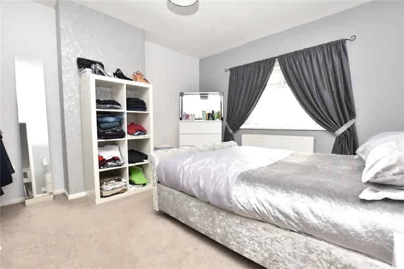 3 Bed Semi Detached House in Tingley
