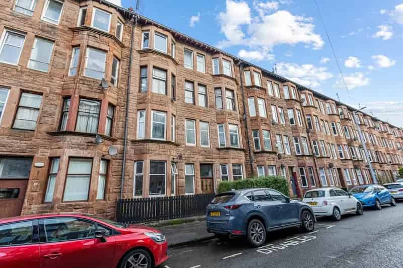 1 Bedroom Flat for Sale in Battlefield Glasgow