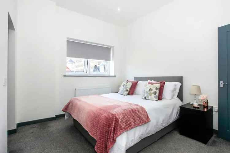 Executive Apartment Near City Centre Allocated Parking Pets Considered
