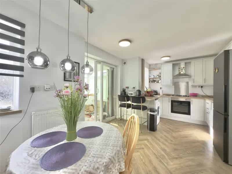 2 bedroom House
 For Sale 
Total Size: 926 SQ FT