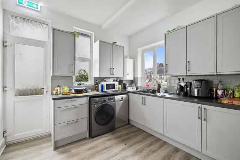 6 Bed Property For Sale - Fully Refurbished Student & Professional Rental