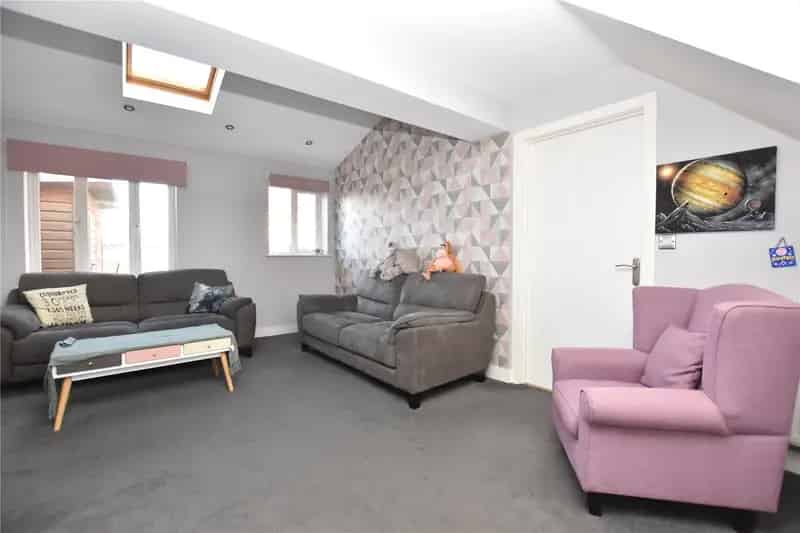 3 Bed Semi-Detached House East Ardsley