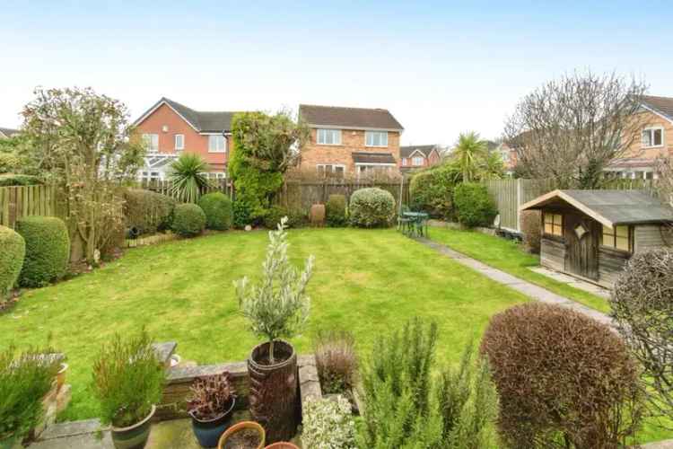 4 Bed Detached House with Garage and Garden