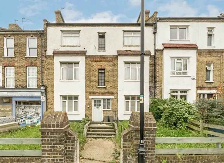 2 Bed First Floor Apartment Near Nunhead Station CASH BUYERS ONLY