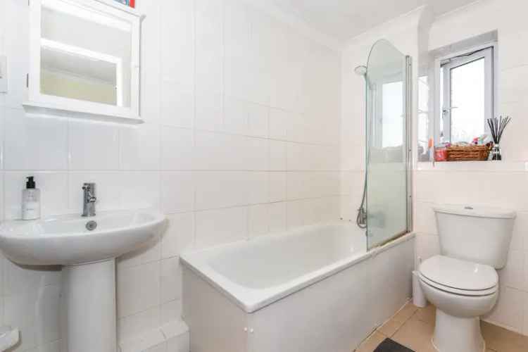 Stunning One Bedroom House Near Chingford Station Zero Deposit Available