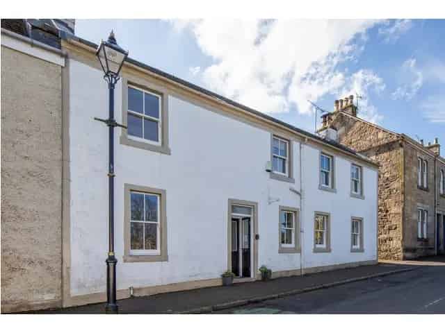 4 Bedroom End Terraced House Eaglesham