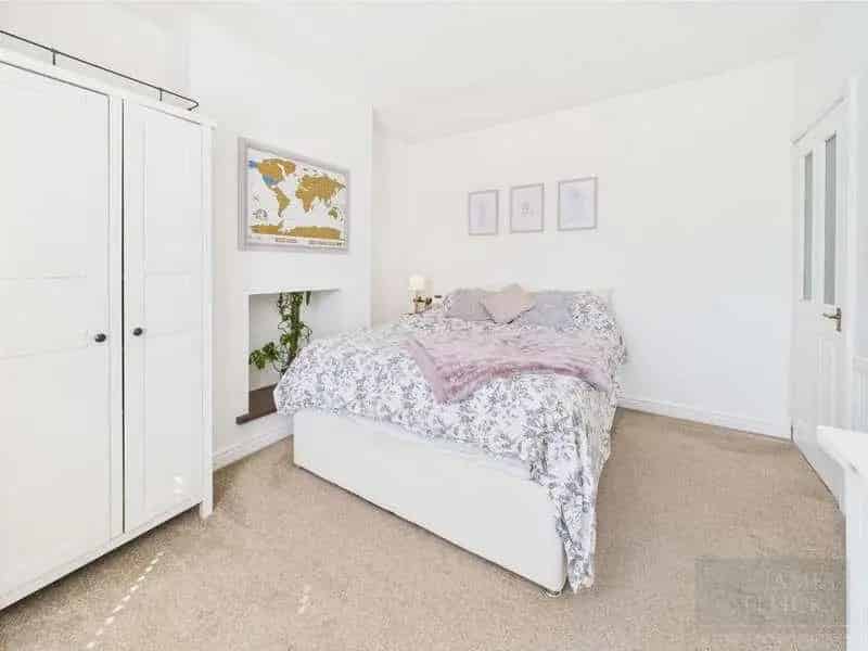 2 Bed Flat for Sale in Knighton Leicester