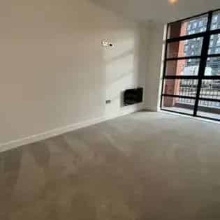 2 Bed 2 Bath Birmingham Apartment Near City Centre