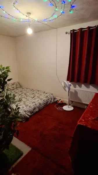 2 Bed Terraced House Near Amenities