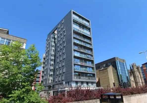 Flat to rent in Maxwell Street, Glasgow G1