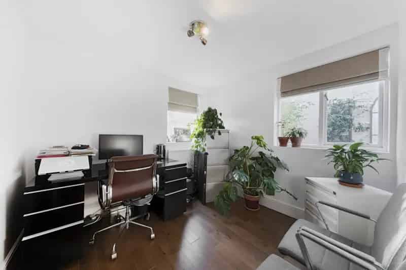 3 Bedroom Flat for Sale in Chelsea SW10
