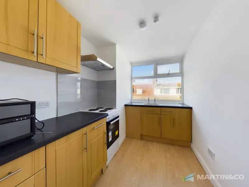 Flat
 To Rent
