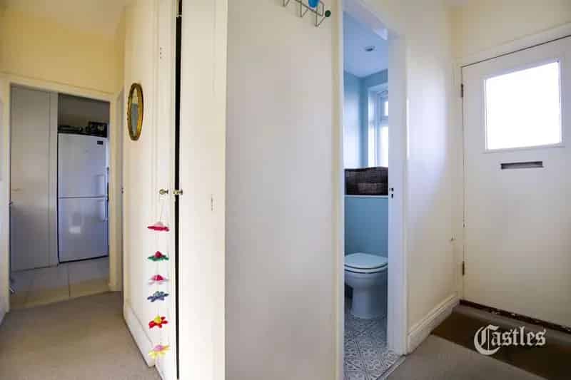 2 Bedroom Apartment House to Rent