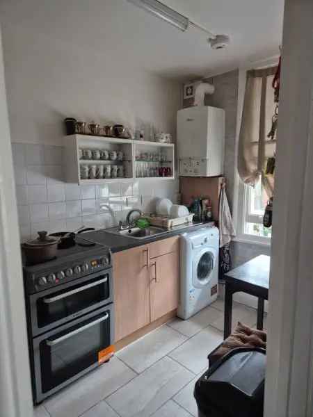 Flat For Rent in Slough, England