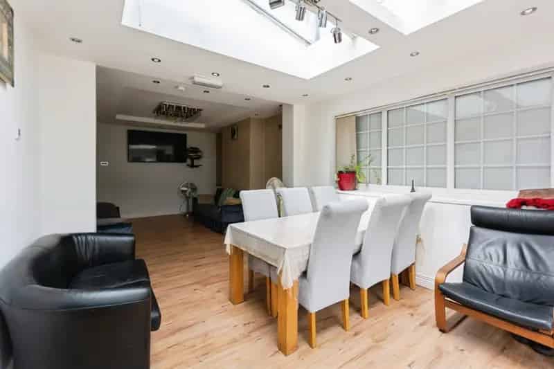 5 Bedroom Semi-Detached House Hall Green