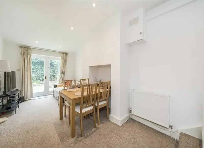One Bedroom Period Conversion Flat Greenwich Chain Free Private Garden