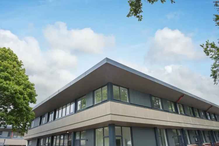 2 Bedroom Apartment Near Basingstoke Hospital Available June