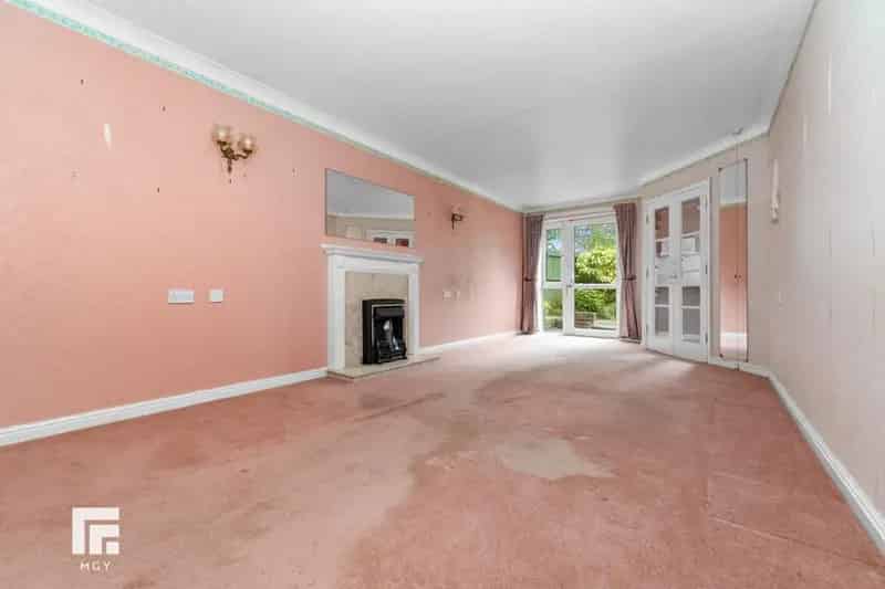 2 bedroom ground floor flat for sale