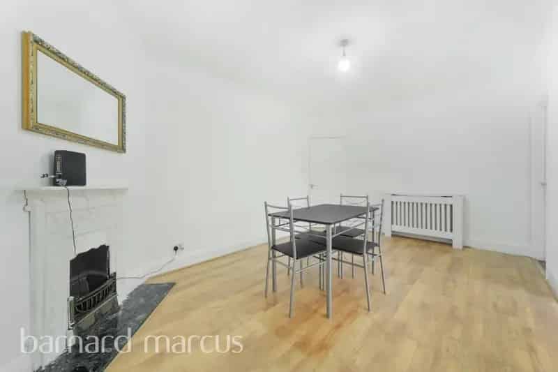 Two Bedroom Maisonette Near Worcester Park Station