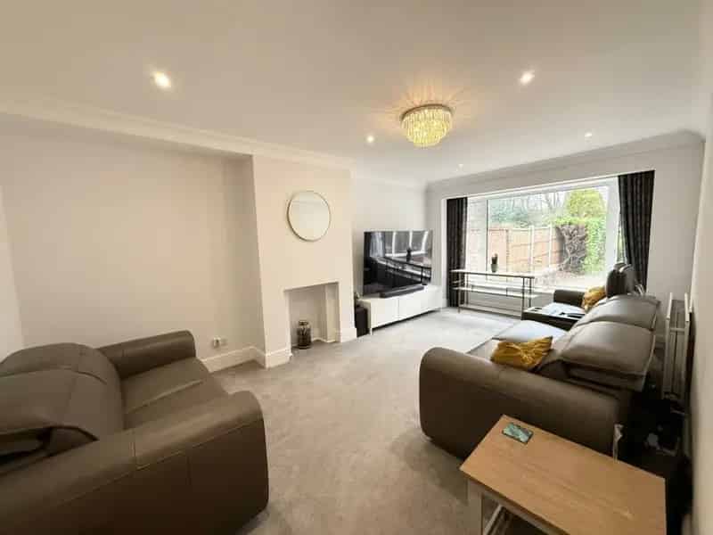 4 Bedroom Semi-Detached House for Sale Near St Martins School