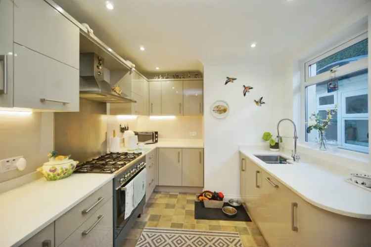 3 Bedroom Semi-Detached House in Old Alcombe