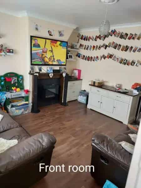 3 Bed End Terrace House Near Schools and Shops