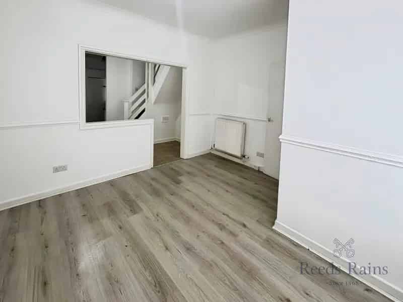 2 Bedroom Mid Terrace House to Rent Liverpool L8