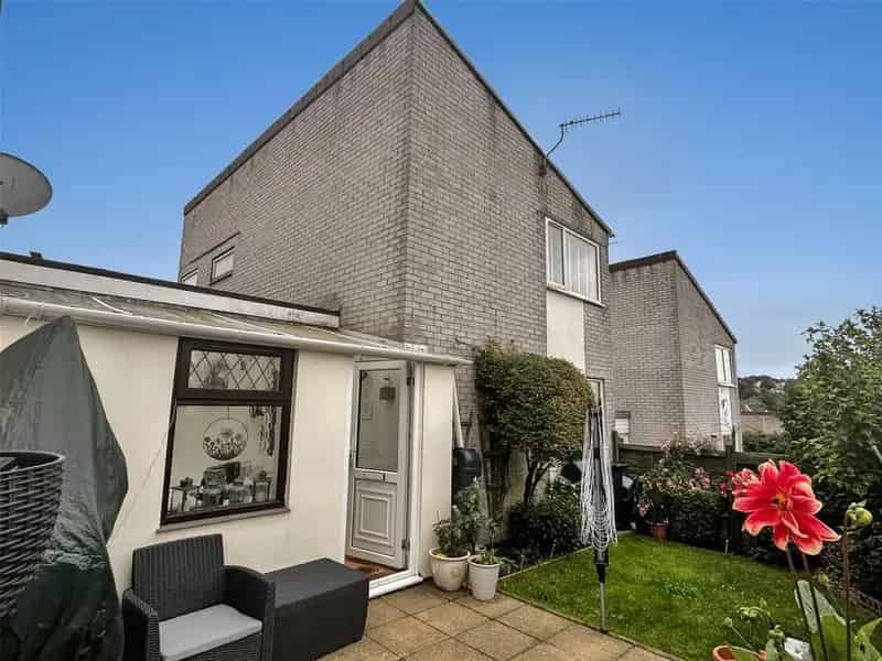 3 Bedroom Link Detached House For Sale