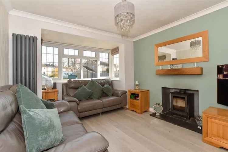 3 Bedroom Detached House for Sale Barns Green