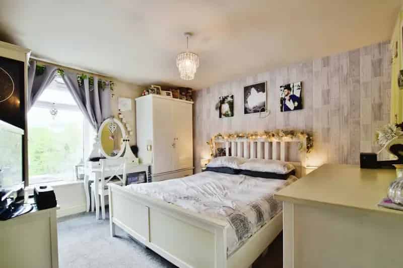 Mid Stone Terrace Cottage Near Train Station and School
