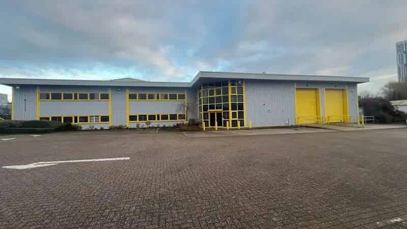 Commercial property For Rent , Salford, England
