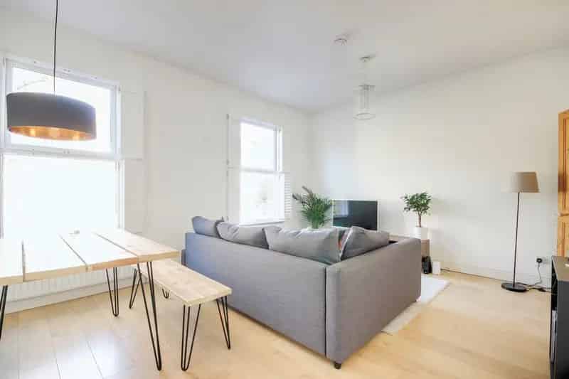 2 Bedroom Apartment House to Rent