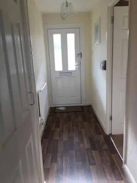 One Bed Bungalow Double Aspect Windows Quiet Area