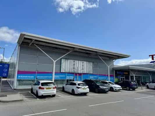 Retail Unit near Tesco Extra Mansfield NG18 3RT