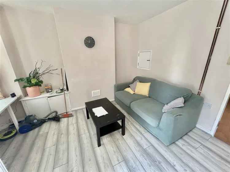 2 Bedroom Furnished House Near City Centre NG7