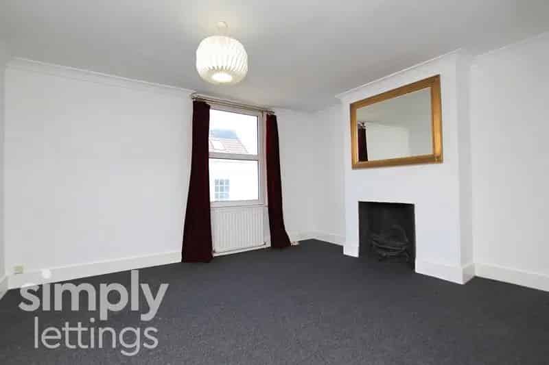 3 Bedroom House to Rent Near Brighton Station