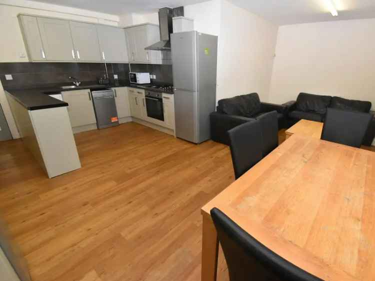 Luxury 6 Bedroom Student House Leamington Spa