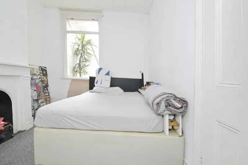 3 Bedroom House For Sale Near Canning Town