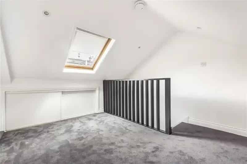 Commercial Unit with Residential Flat Hadley Green High Street