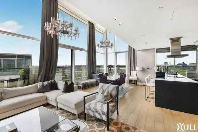 Flat for sale in Kensington High Street, London W14